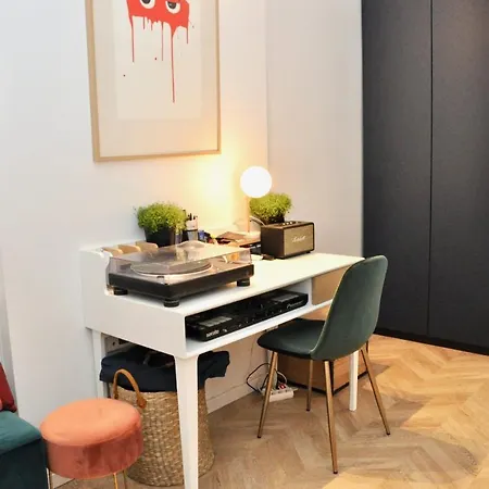 Superb Warm Studio In The Marais * פריז