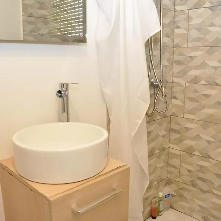 דירה Superb Warm Studio In The Marais פריז