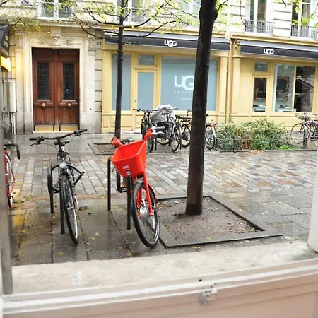 Superb Warm Studio In The Marais * פריז